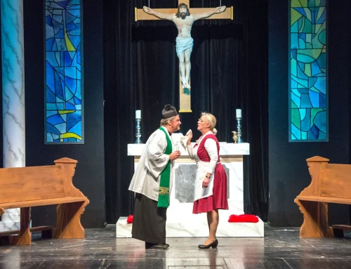 „Herr Pastor und Frau Teufel“: Komödie kehrt Ostern in den Mondpalast zurück