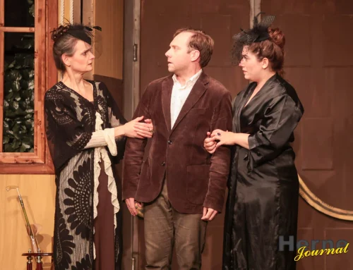 „Arsen und Spitzenhäubchen“ feiert umjubelte Premiere im Mondpalast